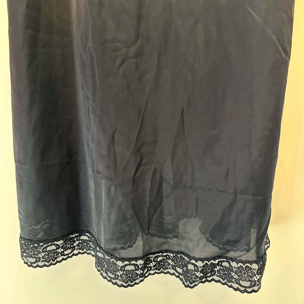 Vintage 80’s/90’s Vanity Fair Black Lace Trim Chemise Size 36 - Picture 3 of 7